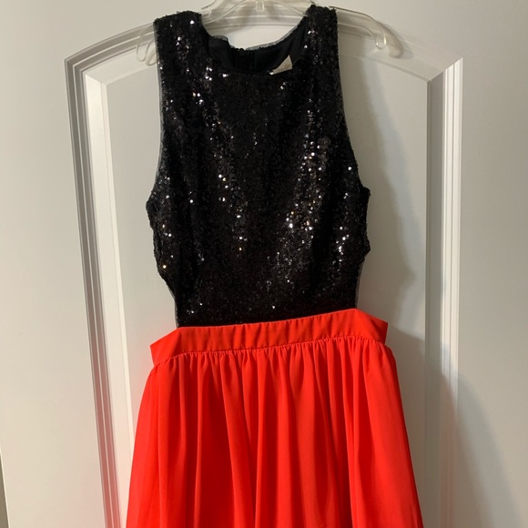 Dresses & Skirts - Black and red sparkly party dress